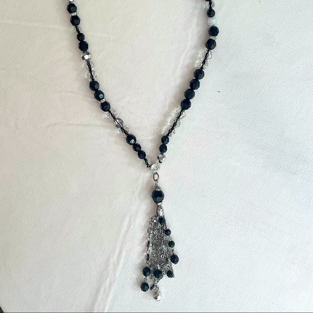 🖤🤍White House Black Market necklace